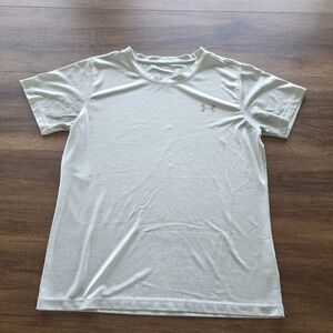 Mens Silver Under Armour Shirt SIZE: Large